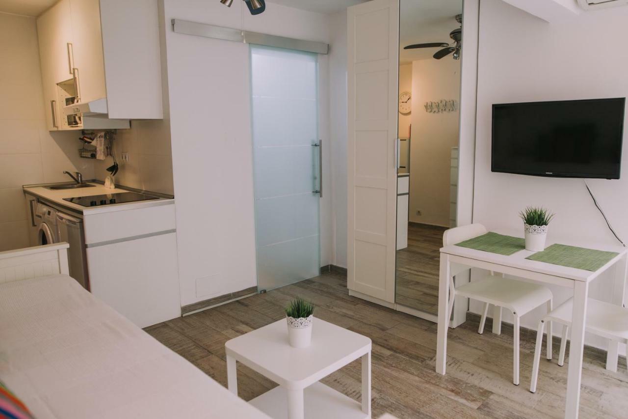 Apartamento Malagueta Playa マラガ エクステリア 写真